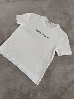 Calvin Klein women's T-shirt like new, size XS, black and white