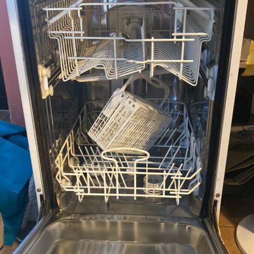 Whirlpool ADP 750wh dishwasher like new 45cm