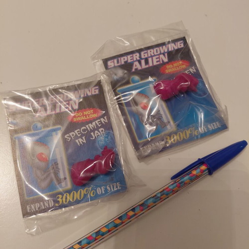 Super Growing Alien Toys set of 2 new, 90s/00s retro