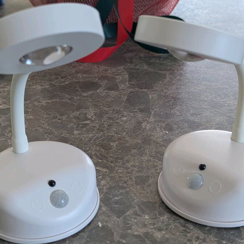 Set of 2 LED spotlights used with sensor and USB