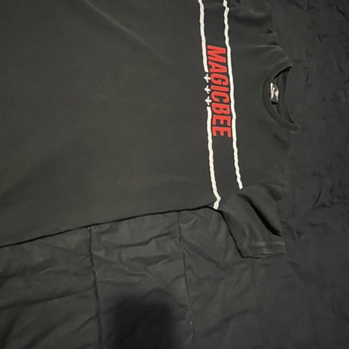 Magic Bee used black t-shirts and shorts for 13-14 years old