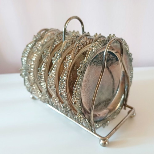 Set of 6 silver-plated round carved coasters with stand new