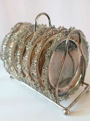 Set of 6 silver-plated round carved coasters with stand new