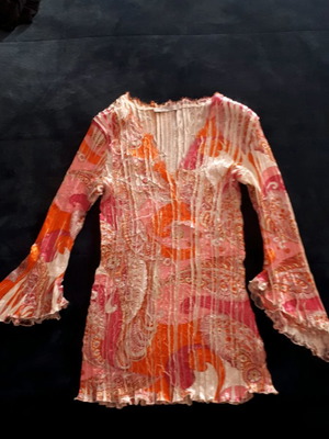 Spring blouse used, orange with lace, size M