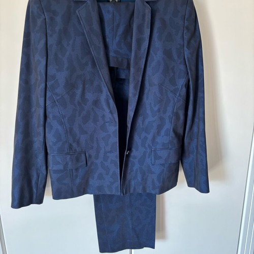 Laurel women's suit used in blue shades size L