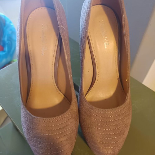Beautiful Shoes pumps 15 cm heel new, beige, size 37