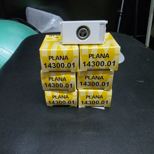 Vimar Plana antenna input switch 7 pieces new