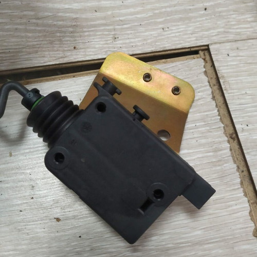 Motor for SAAB 93 coupe fuel cap used, 449300T