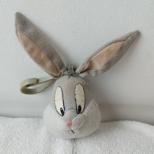 Looney Tunes Bugs Bunny keychain like new