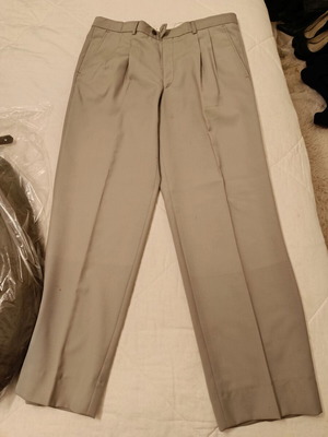 Men's beige pants size large like new