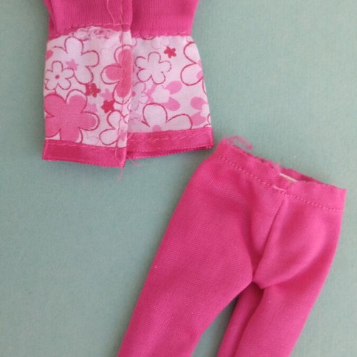 Barbie set with top and capri pants like new
