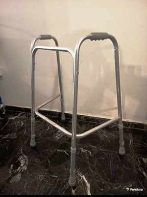 Walker mobility aid