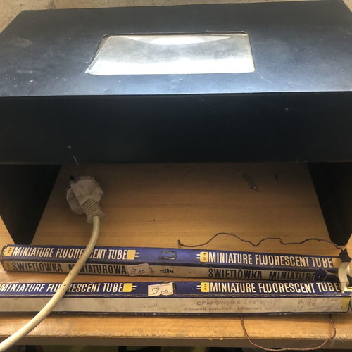Counterfeit money detector like new with two spare lamps