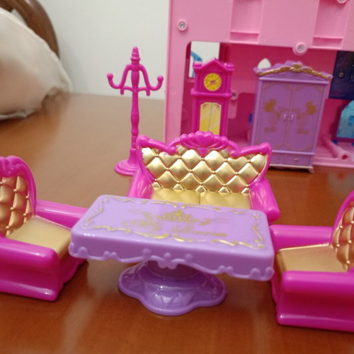 Beauty Castle My Dream playset like new with royal carriage, furniture & figures