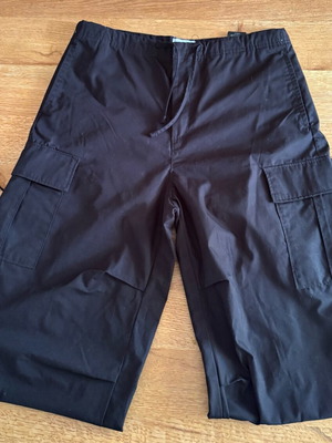 Weekday Cargo Pants black like new, size XS