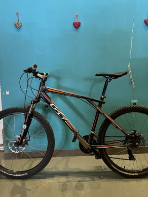 GT Aggressor 2.0 mountain bike used, 26 inch wheels, disc brakes