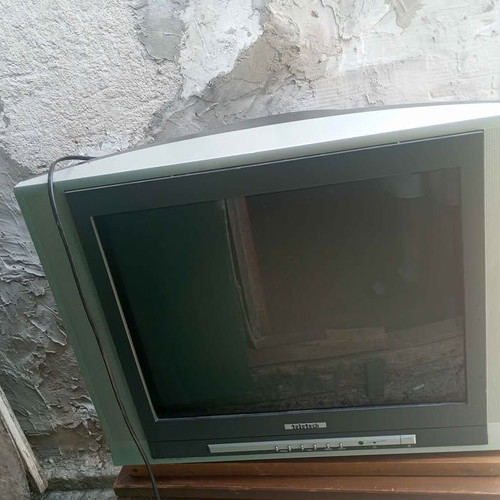 Teleteh TV used with minor defects, no remote