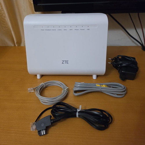 Router Modem ZTE H288 Wi-Fi 5 like new