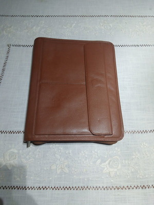 Leather A4 Folder Lavor like new with tablet and document pockets