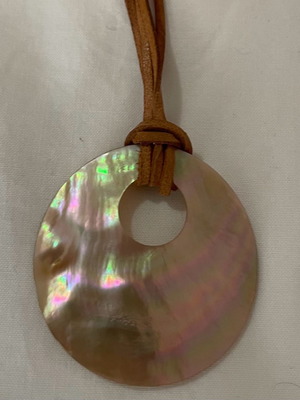 Retro leather choker with shell pendant used condition