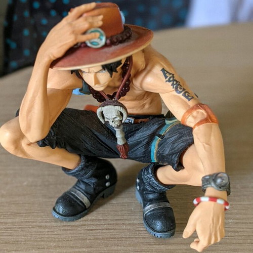 One Piece Ace Figure King Of Artist like new