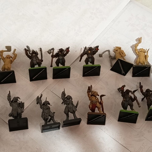 Warhammer Chaos Beastmen Gors 15 plastic figures like new