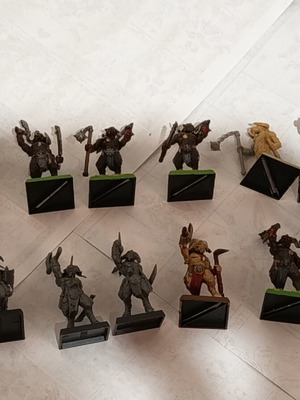 Warhammer Chaos Beastmen Gors 15 plastic figures like new