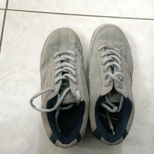 Admiral sneakers gray like new, size 43