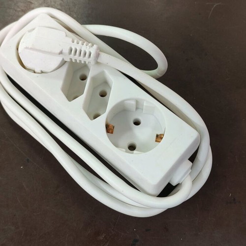 Power strip 4 outlets with 1.5m cable new