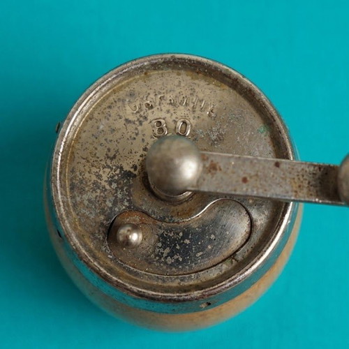 Vintage spice grinder GARANTIE B.O