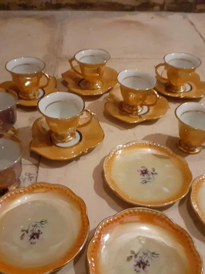 Cups like new, set with saucers