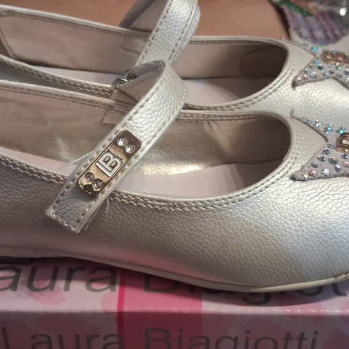 Laura Biagiotti ballerina shoes size 29, iridescent ivory