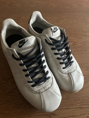 Nike αθλητικά παπούτσια σαν καινούργια, μέγεθος 43, άσπρα