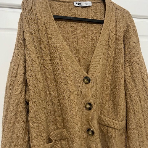 Zara cardigan beige with brown buttons like new, size M