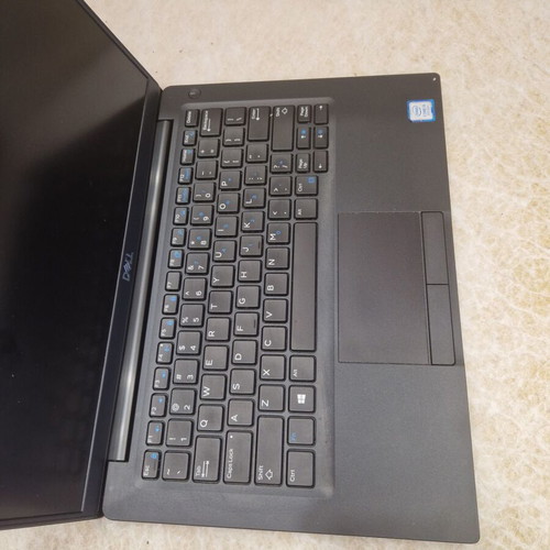 Dell Latitude 7390 Touchscreen laptop like new, Intel Core i5, 8GB RAM, 128GB SSD