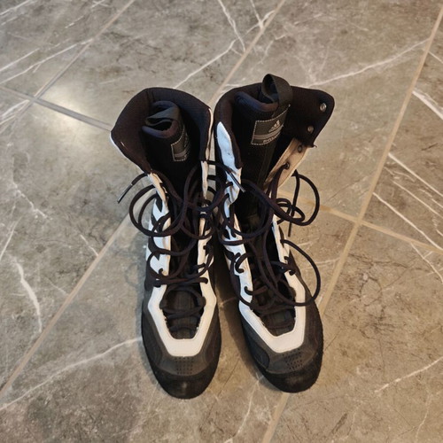 Adidas Tygun boxing shoes like new, size 42, black and white