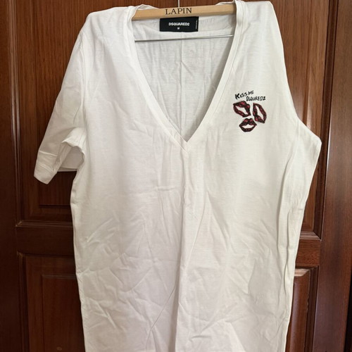 Dsquared2 T Shirt size M white, like new, V neck