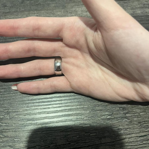 Silver ring like new in excellent condition