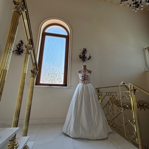 Wedding dress Demetrios large satin and lace, like new