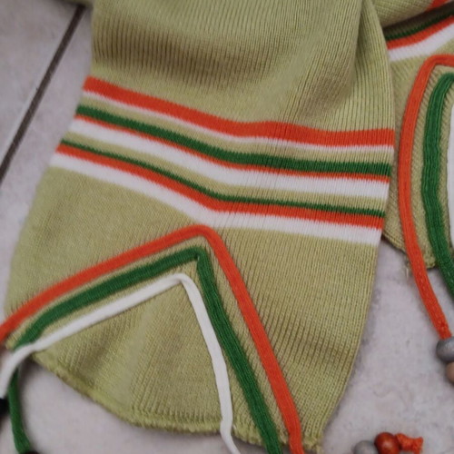 Women's scarf used, green and orange
