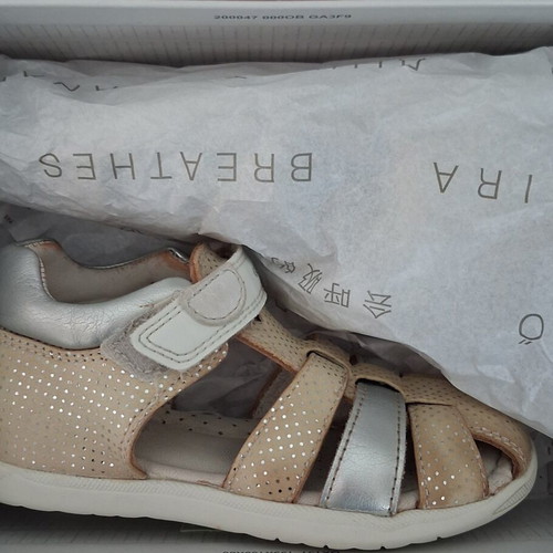 Geox children's sandals size 26 like new, off white light silver