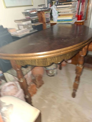 Round folding table solid wood like new