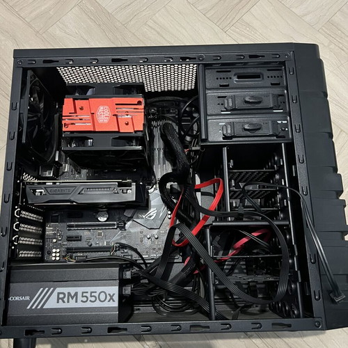 Gaming PC Tower like new with Ryzen 5 1600X and GTX 1050 Ti