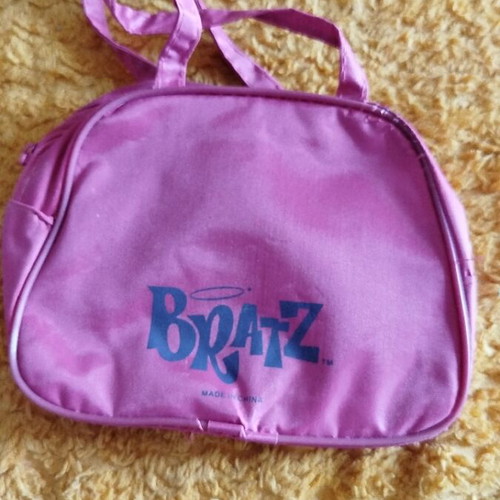 Bratz handbag like new, pink, vintage style