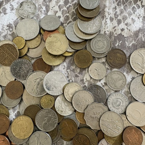 Lot of coins used, 2.9 kg from Europe Asia Oceania South America