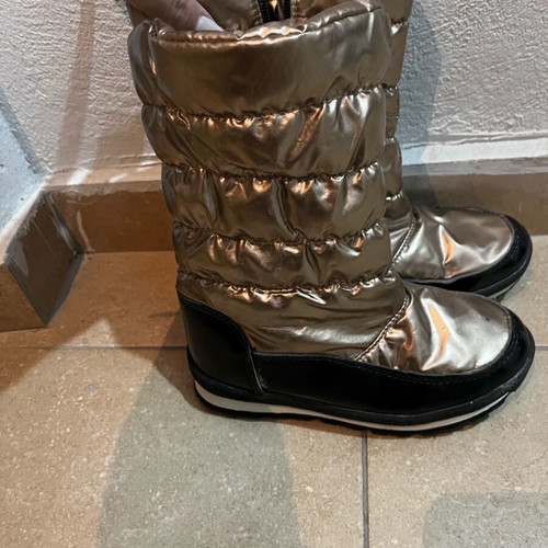 Children's boots size 32 like new, black and gold