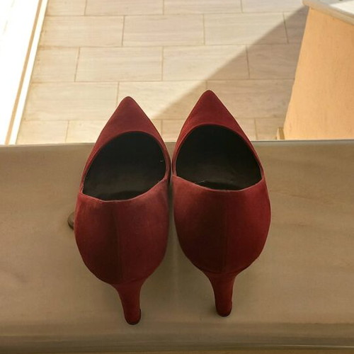 Red pumps like new, size 40