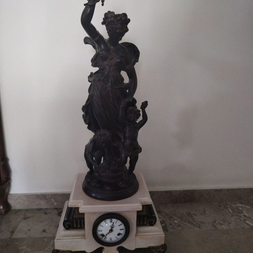Vintage table clock like new, unique Spanish