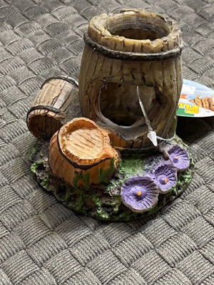 Aquarium decoration barrels with hiding spots for fish, new