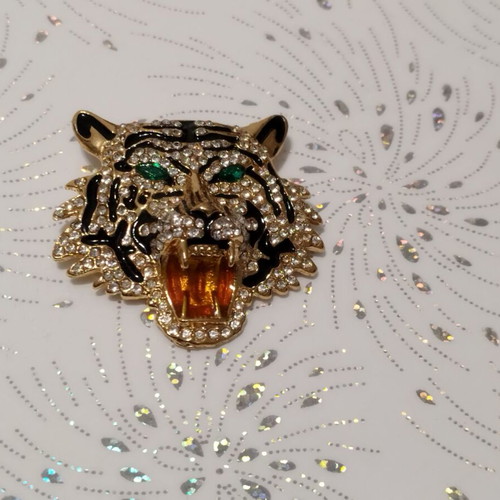 Tiger pin new, gold color, size 5 x 6 cm